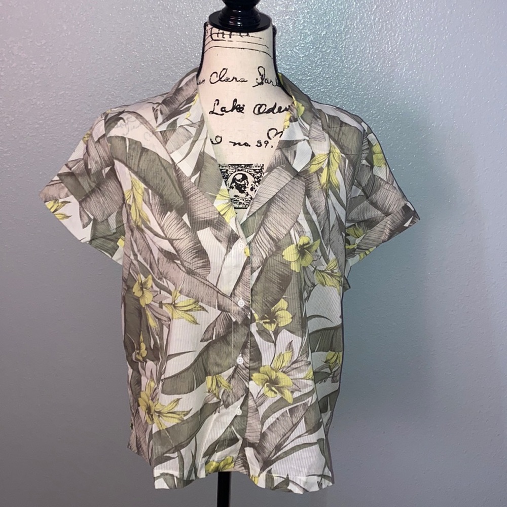 Brand new top banana republic